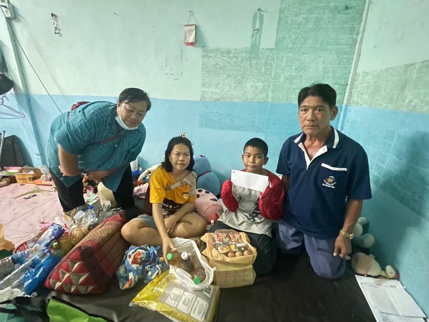 สำนักงานพัฒนาชุมชนอำเภอสามพราน และทีมพี่เลี้ยงการขับเคลื่อนการขจัดความยากจนและพัฒนาคนทุกช่วงวัยอย่างยั่งยืนตามหลักปรัชญาเศรษฐกิจพอเพียง